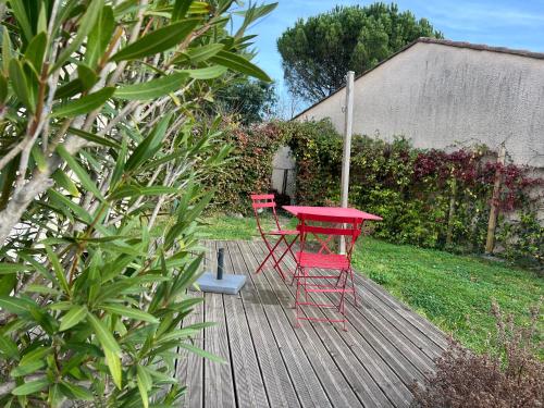 Garden, Chambre d'hotes "Mirabel" in Saint-Jean