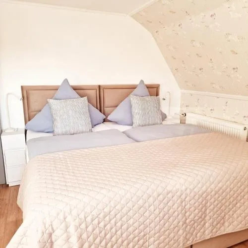 Holle - Land Holidays, Ferienwohnung mit schöner Aussicht in Hessisch Lichtenau, Deutschland