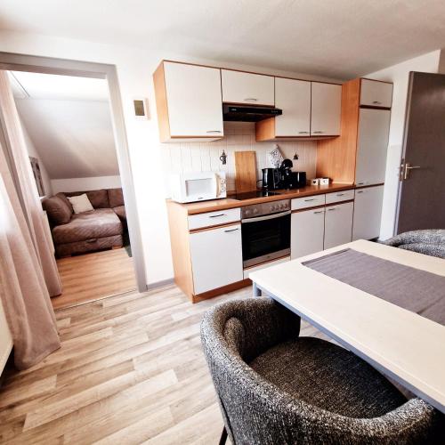Holle - Land Holidays, Ferienwohnung mit schöner Aussicht (Holle - Land Holidays, Ferienwohnung mit schoner Aussicht) in Hessisch Lichtenau