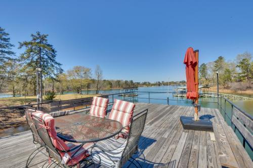 Georgia Getaway w/ 2-Story Dock By Lake Hartwell - Fair Play, SC