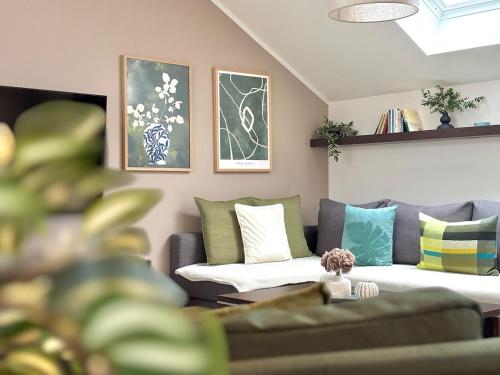 Cozy Apartment for Couples, Friends & Families