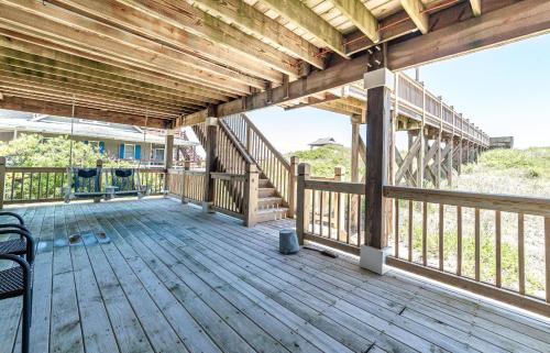 High Cotton - Nags Head MP 10 Oceanfront Ocean View Elevator Hot Tub Gourmet Kitchen - image 2