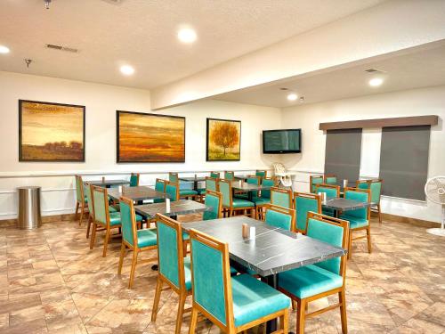 อาหารและเครื่องดื่ม, SureStay Plus by Best Western Cannon A.F.B. in โคลวิส (NM)