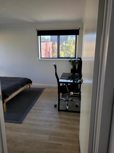 Easy homestay for solo traveller in Хобарт