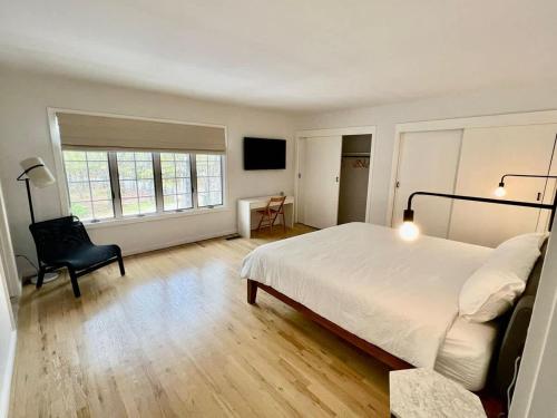 Southampton Dream Home Relax Open Heated Pool - image 6