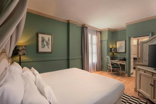 2 twin beds
