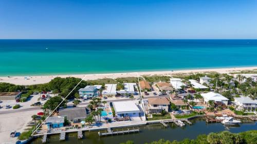 A Beach Retreat on Casey Key in Venice, USA