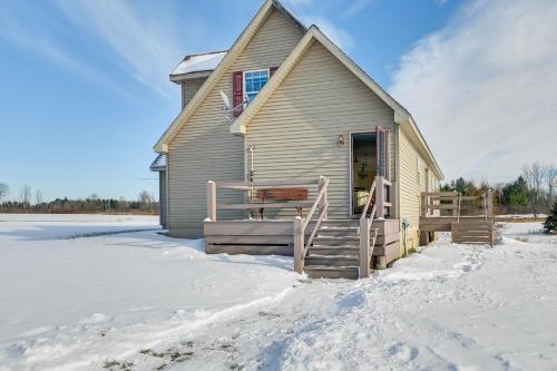 . ‘Backcountry Living’ Home Near Hiking in Sprakers!