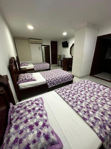 2 bedrooms, 4 beds