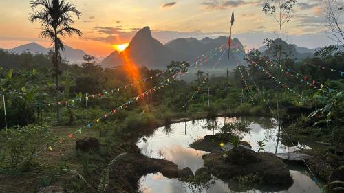 สวนหินธาราเขาแม่พันธุรัตน์โฮมสเตย์ & แคมปิ้ง กงหรา พัทลุง in Kong Ra