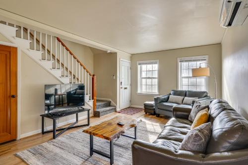 1 Mi to Downtown Pueblo! Cat-Friendly Condo in 普韋布洛市區