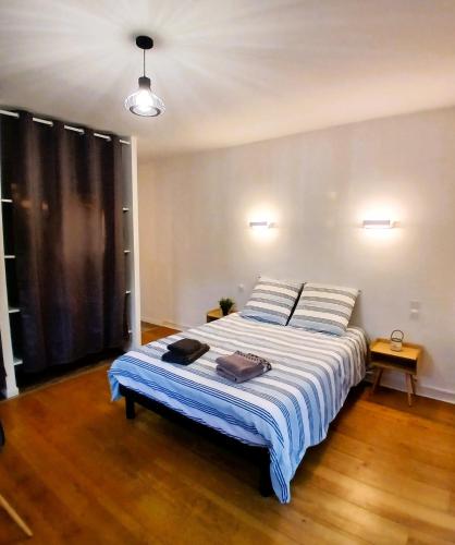 Studio attenant à maison avec parking, jardin, baignoire (Studio attenant a maison avec parking, jardin, baignoire) in Irigny