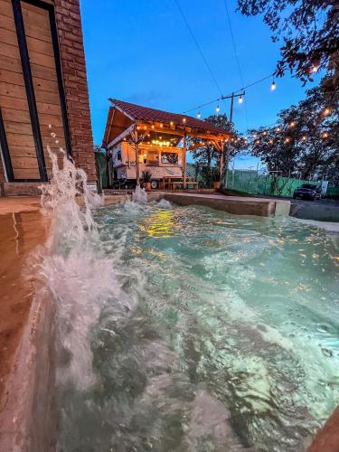 Peldbaseins, Glamping con Jacuzzi en Guanajuato in Canoas
