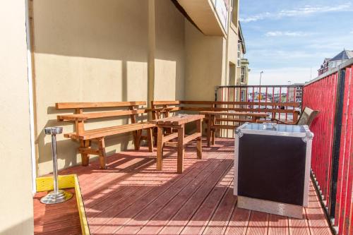 New Promenade Hotel - image 12