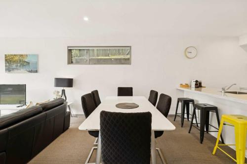 Spacious Hallenstein Retreat - image 8