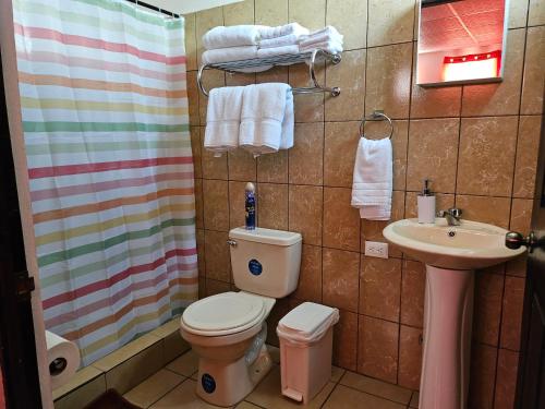 Instalaciones, El hostal de Uriel in Comalapa