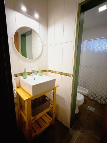 Vannas istaba, Entreverdes, Casas de alquiler - Casa Jacarandá (Entreverdes, Casas de alquiler - Casa Jacaranda) in Arroyo Leyes