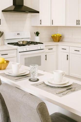 Executive 1BR Home - King Bed - Workspace - Quiet Vidalia Stay in 維代利亞