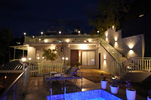 Úszómedence, Kasauli Cabin - Villa with Pool and Live Barbeque in Kasauli