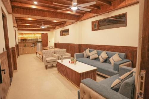 Kasauli Cabin - Villa with Pool and Live Barbeque in Kasauli