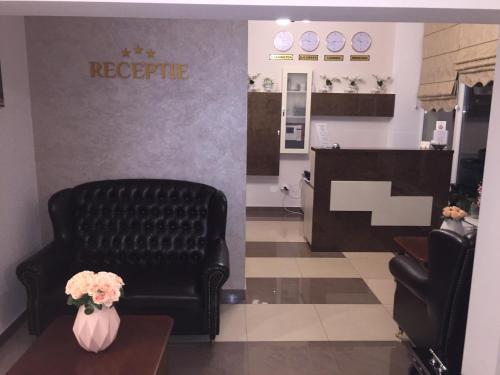 Lobby, Hotel-Restaurant Oscar in Piatra Neamt