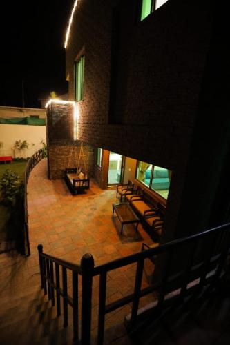 5 bedrooms, 7 beds