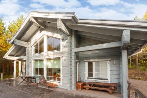 4 bedrooms, 7 beds