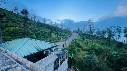 Adams Peak Lake Resort in Nallathanniya