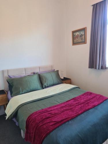 Warm and comfortable 2BR with SK and QB in West Dunedin
