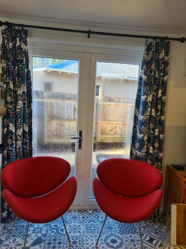 Warm and comfortable 2BR with SK and QB in West Dunedin