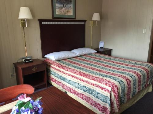 Inn Town Motel - Accommodation - Waupun