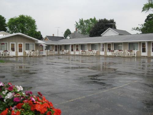 Inn Town Motel - Accommodation - Waupun