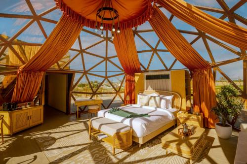 Al Marmoom Dome Luxury Desert Experiential Stay - Dubai