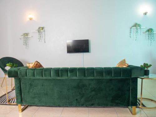 sala de TV, Paradis des Palmiers 2 Gorgeous 2bedroom flat in Potters Village