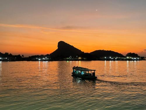 sleep4cheap.Donsak in Surat Thani