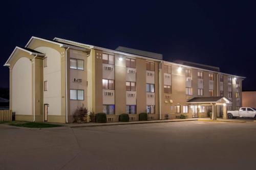 Super 8 by Wyndham Evansville East in Evansville, USA