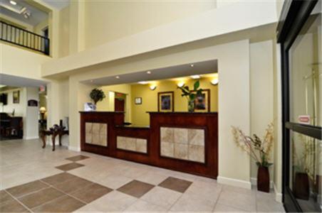 Best Western Plus Yadkin Valley Inn & Suites in Jonesville