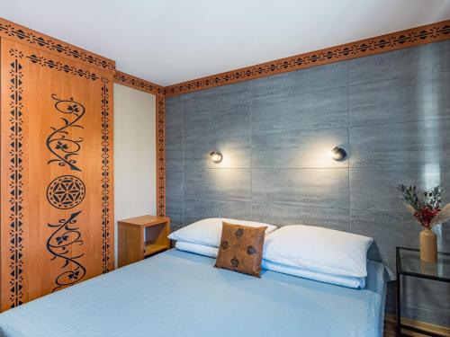 1 queen bed