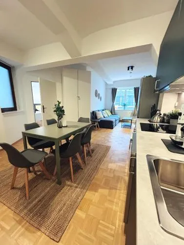 Central City Apartment for 8 in Hamburg in Hamburg, Deutschland