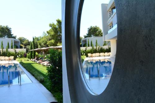 Somewhere Vouliagmeni - image 11