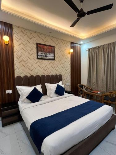 MK House - image 3