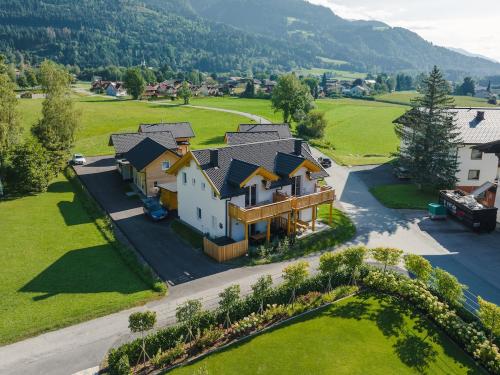 3BR Alpine Retreat with free private wellness in Kötschach-Mauthen, Österreich