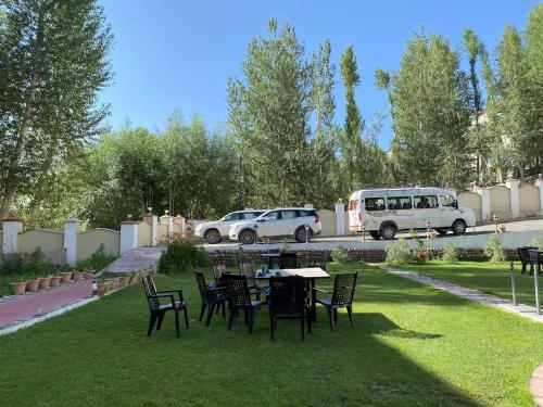Dārzs, Highland Mountain Resort & Spa Kargil in Kargila
