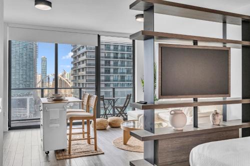 Casas Collection - Luxury High-rise Condos - Downtown Miami - Pool & Gym - City & Ocean Views - Miami, FL