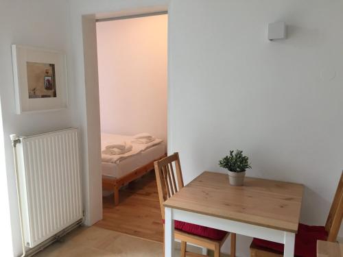 Apartments near Rathaus - image 12