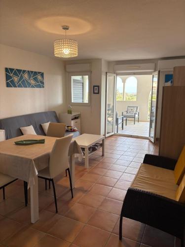 St Cyprien Bel appartement vue sur la mer - image 4