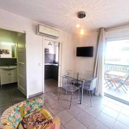 Studio lumineux terrasse et vue sur Porto-Vecchio gîte à louer Pointe de Tamaricciu