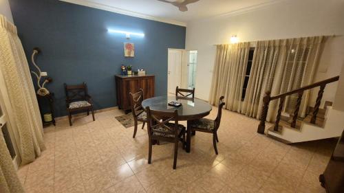 The Beach Villa by Sunny Smiles in Suratakal