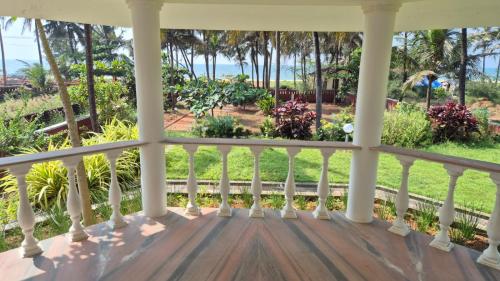 The Beach Villa by Sunny Smiles in Suratakal