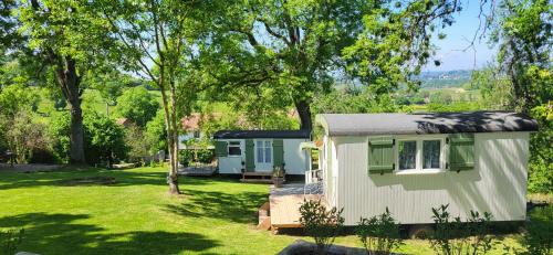 Petit a Petit - gypsy wagons and Bell tents in the Bourgogne